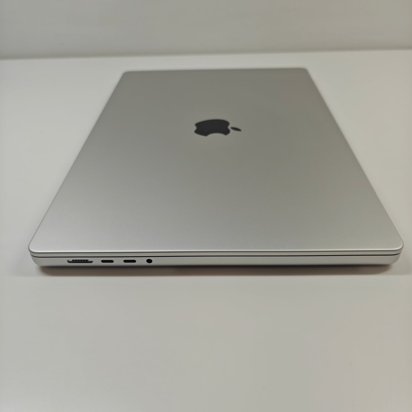 2023 Apple MacBook Pro 16" M2 Pro 19C GPU 3.5GHz 16GB RAM 1TB SSD A2780