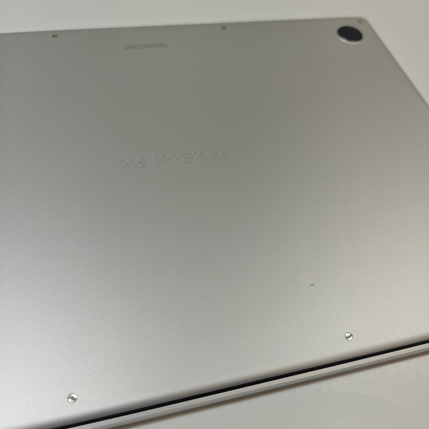 2023 Apple MacBook Pro 16" M2 Pro 19C GPU 3.5GHz 16GB RAM 1TB SSD A2780