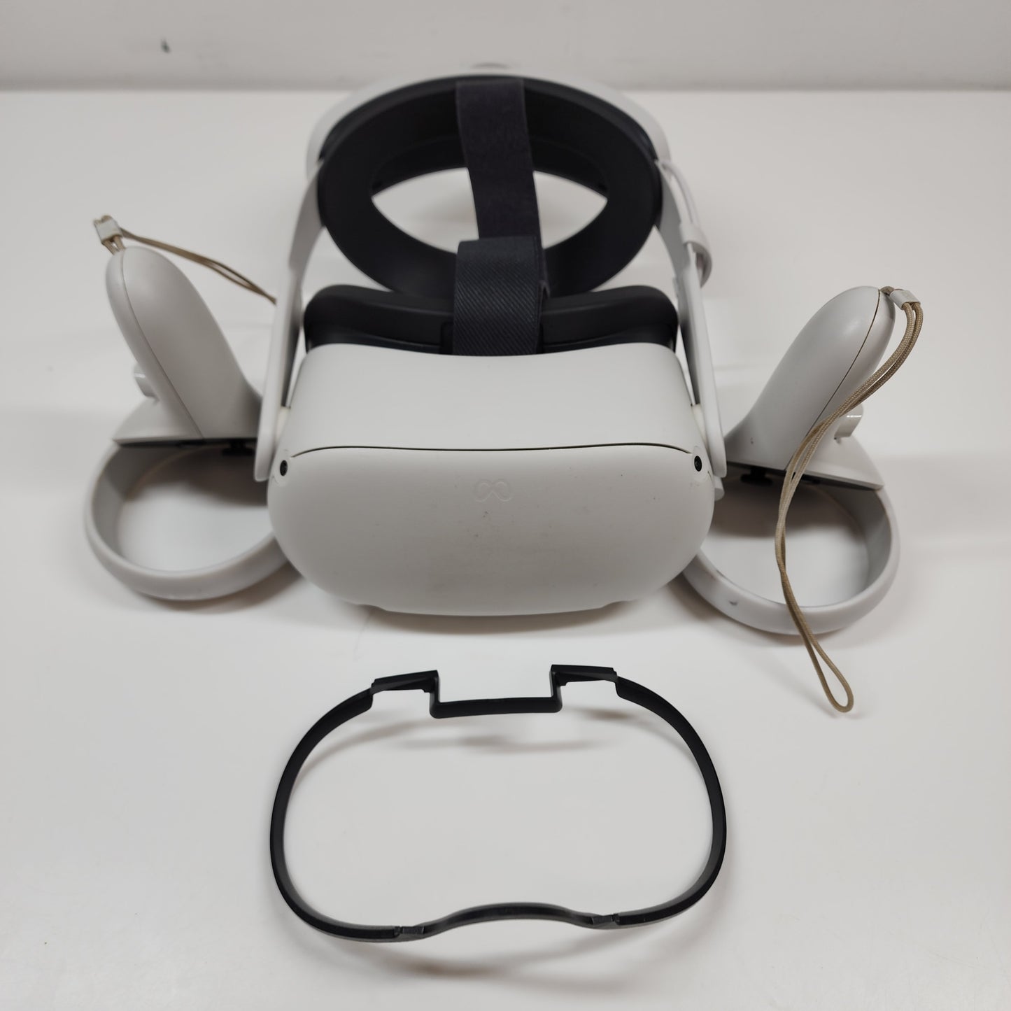 Meta Quest 2 128GB Standalone All-in-One VR Headset KW49CM