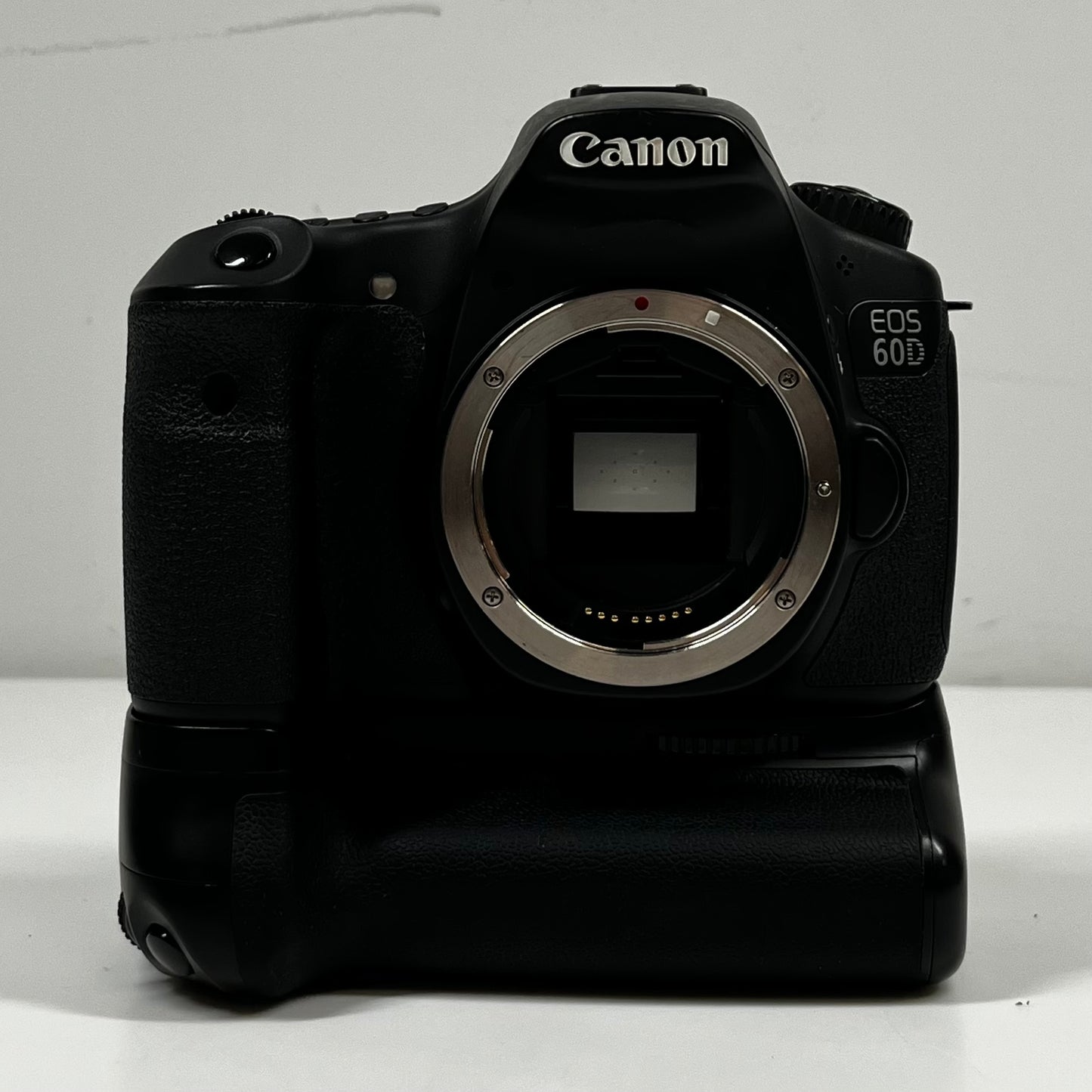 Canon EOS 60D 18.0MP Digital SLR DSLR Camera