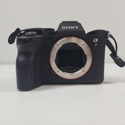 Sony Alpha 7 IV 33MP Digital Point-And-Shoot Camera 832 Shutter Count