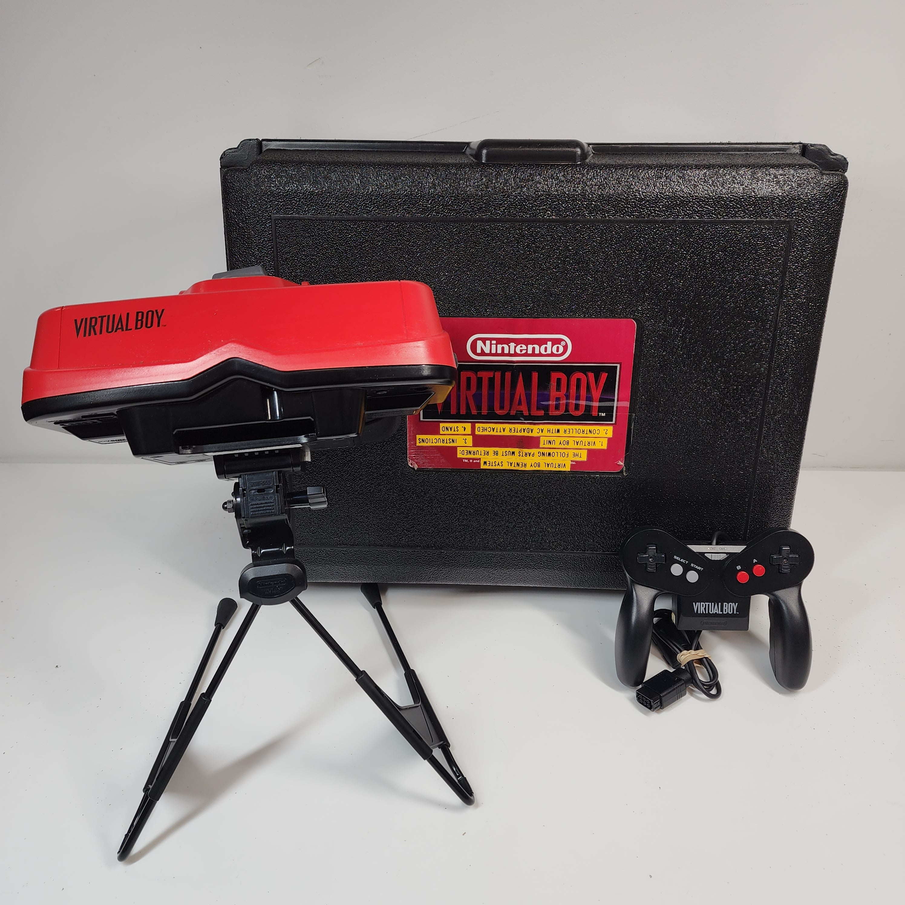 Nintendo Virtual Boy 2024 in Black/Red