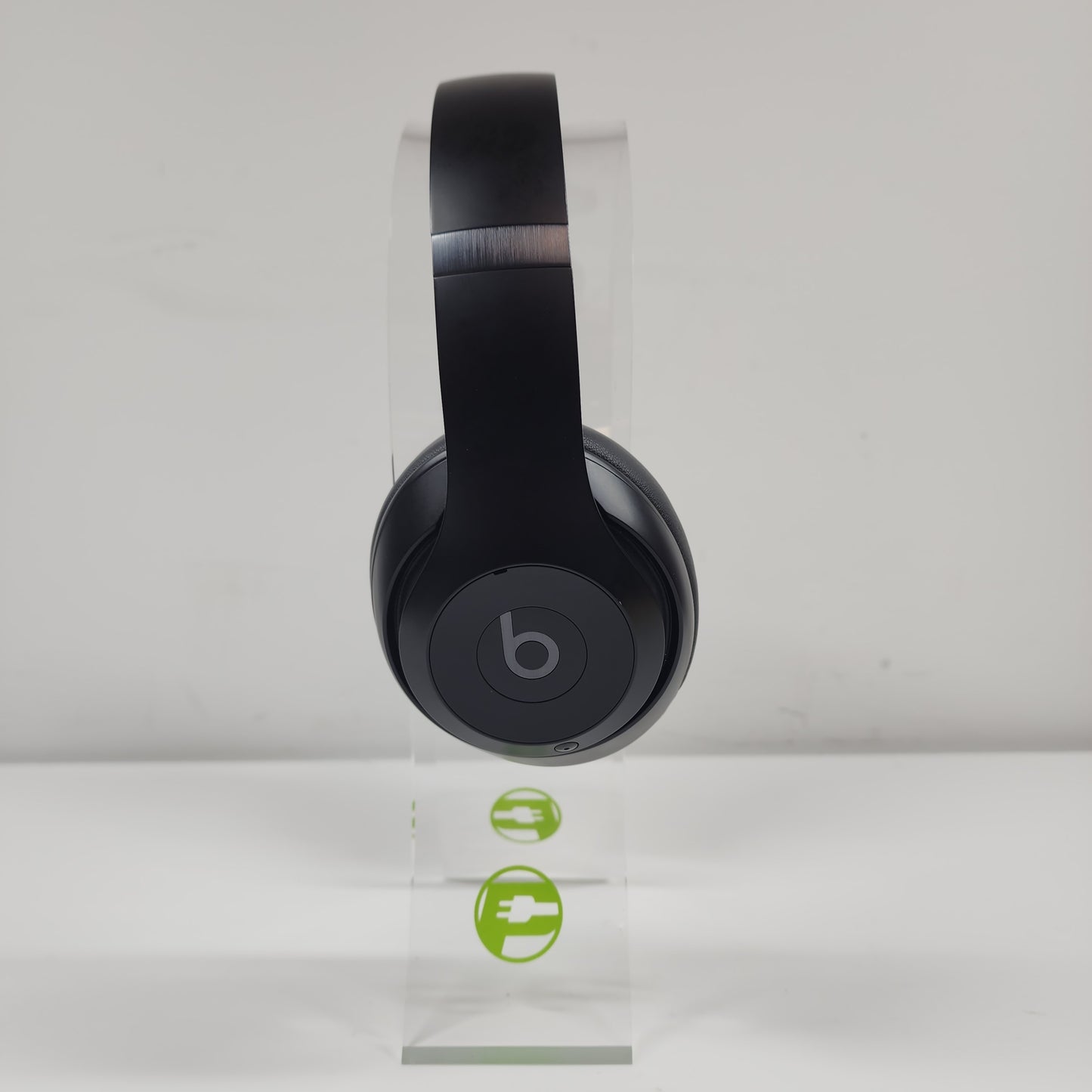 Beats Studio Pro Wireless Over-Ear Bluetooth Headphones Black MQTP3LL/A